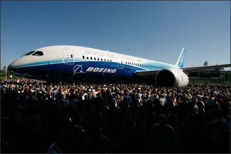 Boeing Official 787 "Coming Out Party"