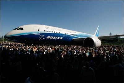 450Boeing 787Rollout2829